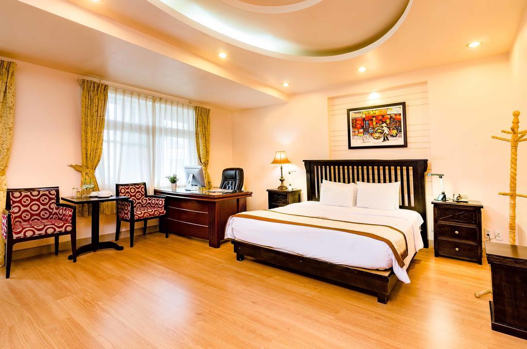 Vien Dong Hotel 2 Хошимин Екстериор снимка